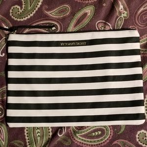 🎈Free with purchase🎈 Victoria's Secret small bag